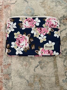NWOT Floral Navy and Pink Women's Laptop Sleeve